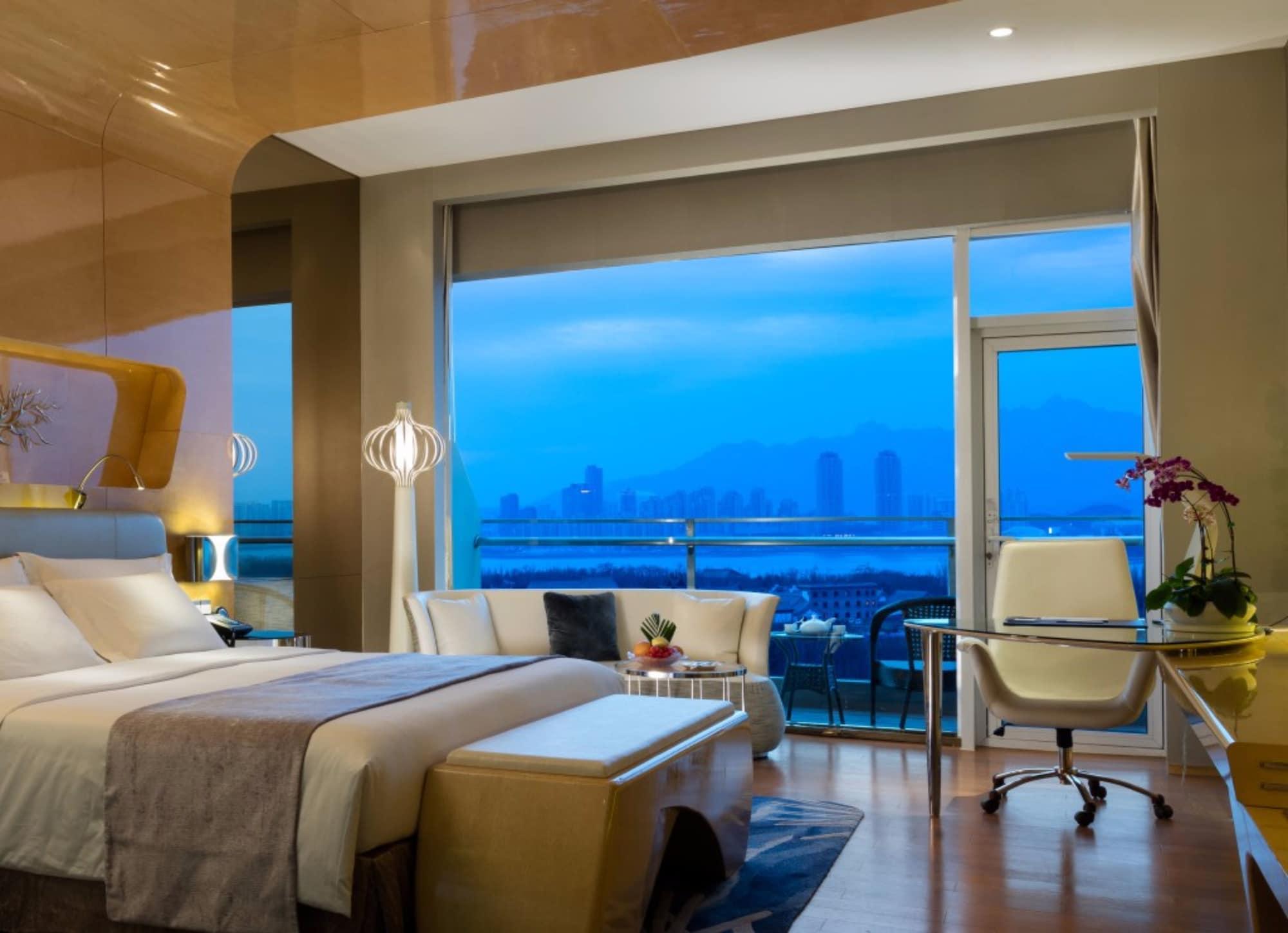 Hotel Wyndham Grand Qingdao Exterior foto