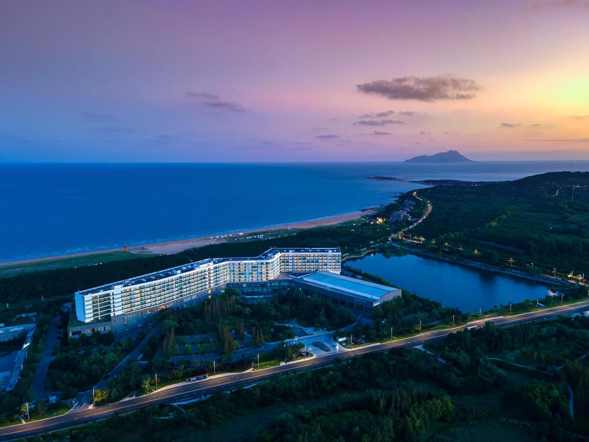 Hotel Wyndham Grand Qingdao Exterior foto
