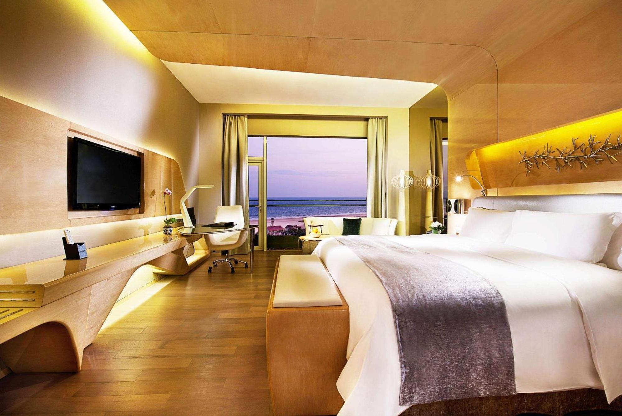 Hotel Wyndham Grand Qingdao Exterior foto